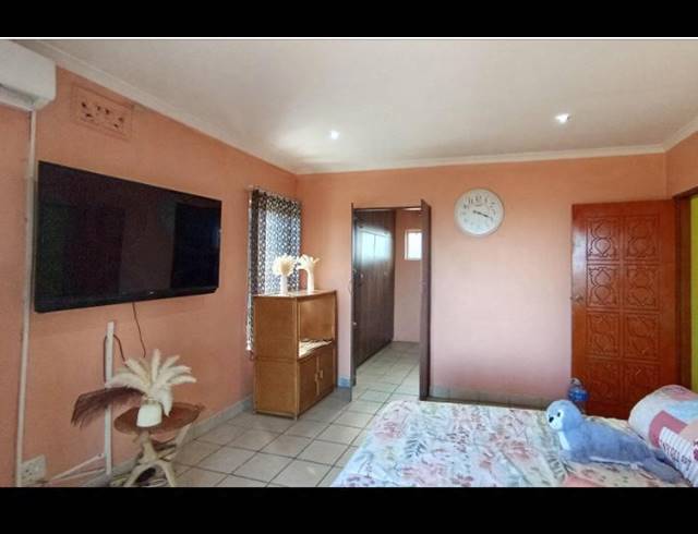 4 BEDROOM HOUSE FOR SALE IN STANGER MANOR